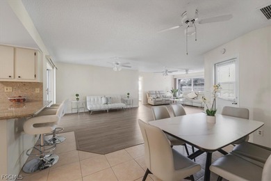 Fully renovated 3BR/2BA + den pool home offering panoramic 180 - photo 14