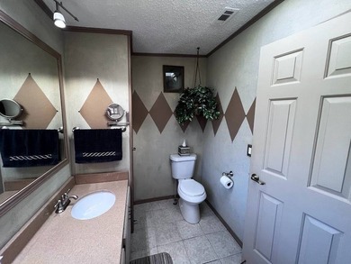Welcome home to this beautifully maintained 2 bedroom, 2 bath - photo 22