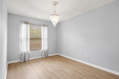 Beautifully updated 3-bedroom, 2.5-bath townhome in the gated - photo 24