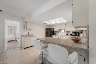 Fully renovated 3BR/2BA + den pool home offering panoramic 180 - photo 33