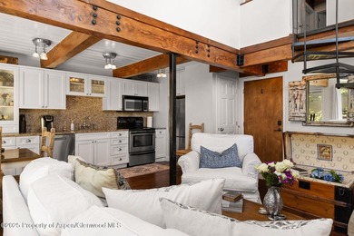 LEAST EXPENSIVE 3 BEDROOM IN THE CORE! Beautifully renovated - photo 5