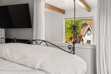 LEAST EXPENSIVE 3 BEDROOM IN THE CORE! Beautifully renovated - photo 8