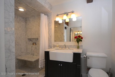 LEAST EXPENSIVE 3 BEDROOM IN THE CORE! Beautifully renovated - photo 10