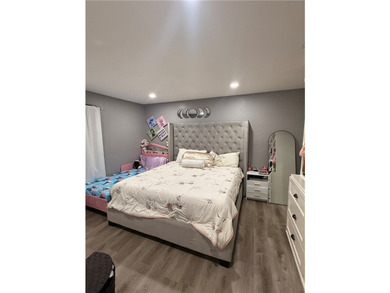 Beautifully remodeled 3-bedroom, 2.5-bath home that's completely - photo 12