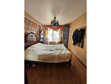Motivated Seller. Spacious 3rd floor 2-bedroom 1 bath apartment - photo 1