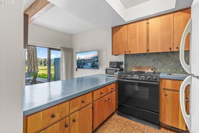 Set among the pines in one of Black Butte Ranch's most coveted - photo 11