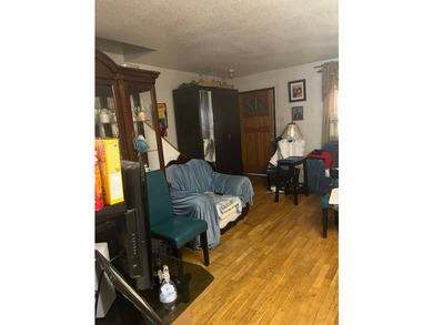 *Charming 3 Bedroom Single-Family Home for Sale!* Welcome to - photo 3
