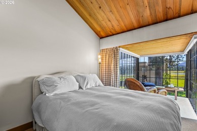 Set among the pines in one of Black Butte Ranch's most coveted - photo 15