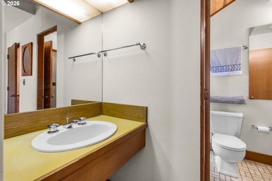 Set among the pines in one of Black Butte Ranch's most coveted - photo 20