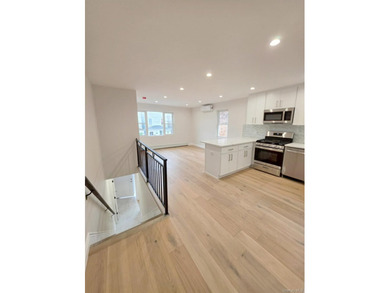 Brand New!!! Fully detached legal 2-Family house built with - photo 10