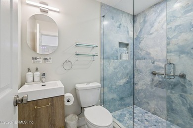NEW PRICE - Priced Below Recent Appraised Value! This fully - photo 43