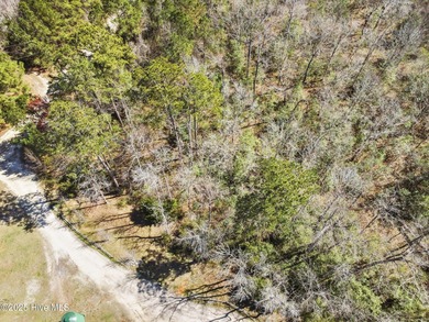 2.86 acres of waterfront land. Prime location situated halfway - photo 8