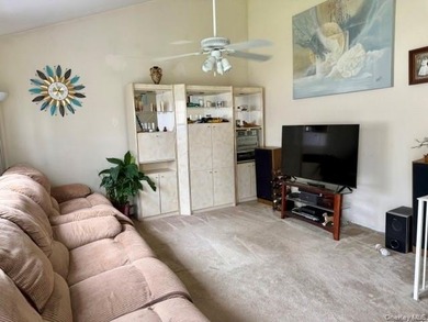 Located in the heart of Lindenhurst Village this 4 bedroom, 1.5 - photo 11