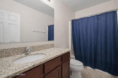 Beautifully maintained townhome in the desirable gated community - photo 13