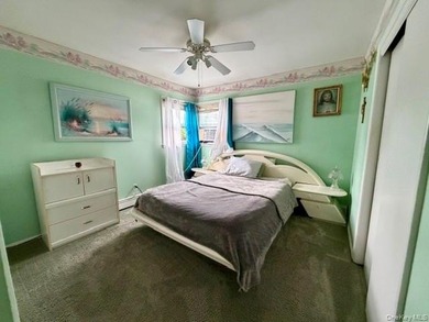 Located in the heart of Lindenhurst Village this 4 bedroom, 1.5 - photo 15