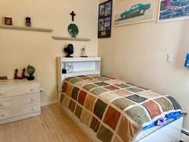Located in the heart of Lindenhurst Village this 4 bedroom, 1.5 - photo 18