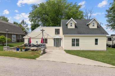 Lake Winnebago Home For Sale in Malone Wisconsin