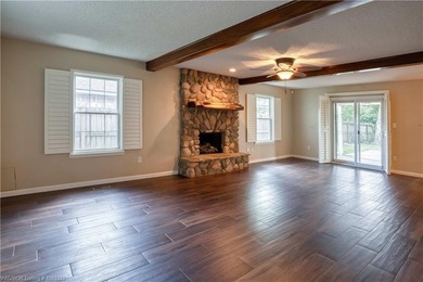 Beautifully updated 4 bedroom, 3 bath home located on a - photo 13