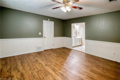 Beautifully updated 4 bedroom, 3 bath home located on a - photo 21