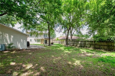Beautifully updated 4 bedroom, 3 bath home located on a - photo 38