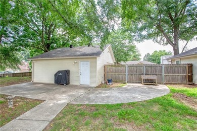 Beautifully updated 4 bedroom, 3 bath home located on a - photo 40