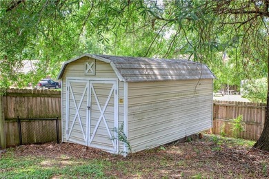 Beautifully updated 4 bedroom, 3 bath home located on a - photo 45