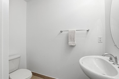 Move-In Ready Home in Colony Reserve! Beautifully and - photo 12