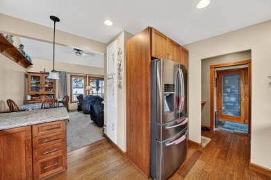 BEAUTIFUL VIEWS & INVITING HOME! - photo 14