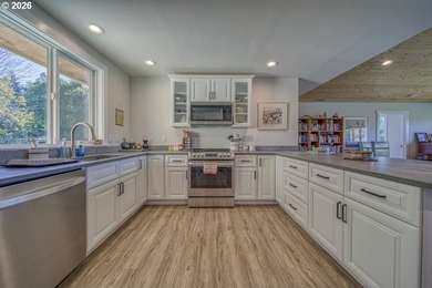 Built in 2021 by a reputable local contractor, this - photo 16