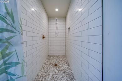 Built in 2021 by a reputable local contractor, this - photo 27