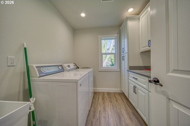 Built in 2021 by a reputable local contractor, this - photo 33