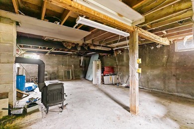 4.38 Acre home in the middle of greenspace and horse pastures - photo 34