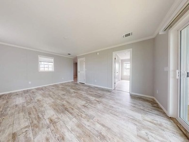 This beautifully crafted 991 square feet Park Model home, built - photo 4