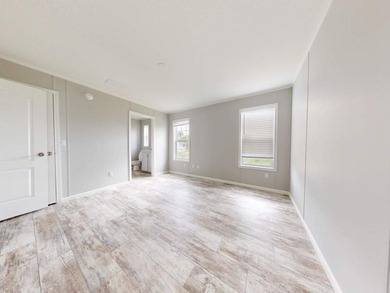This beautifully crafted 991 square feet Park Model home, built - photo 6