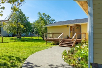 Built in 2021 by a reputable local contractor, this - photo 38
