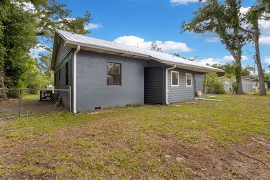 Completely remodeled and move in ready! This 3 bedroom, 2 - photo 41