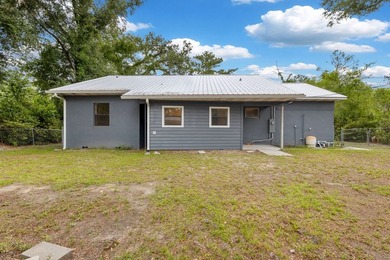 Completely remodeled and move in ready! This 3 bedroom, 2 - photo 42