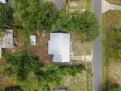 Completely remodeled and move in ready! This 3 bedroom, 2 - photo 48