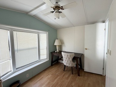 This charming 960 square feet (incl. lanai) Park Model home - photo 8