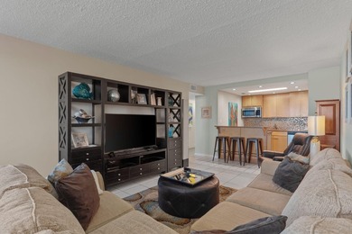 Amazing opportunity to own a fully furnished, TURN-KEY unit in - photo 10