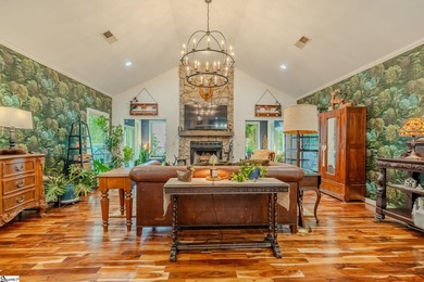 Cozy, yet open with delightful natural daylight and mountain and - photo 2