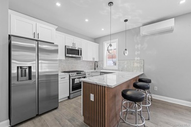 Space, style & modern luxury come together at 651 Saint Lawrence - photo 2