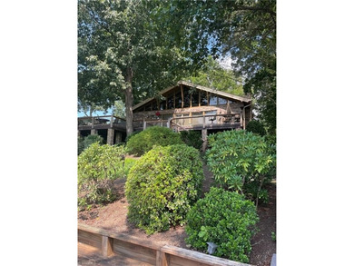 Lake Hickory Home For Sale in Taylorsville North Carolina