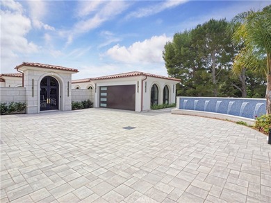 Oceanfront, almost all one-level, luxury contemporary estate - photo 2