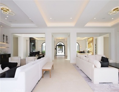 Oceanfront, almost all one-level, luxury contemporary estate - photo 5