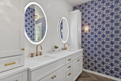 Set along one of Dunthorpe's most beautiful streets, this - photo 16