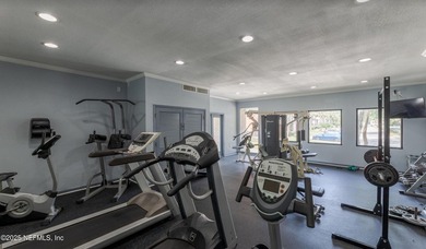 Welcome to this spacious 3 bedrooms spacious townhouse - photo 4