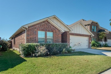 Lake Lewisville Home For Sale in Aubrey Texas