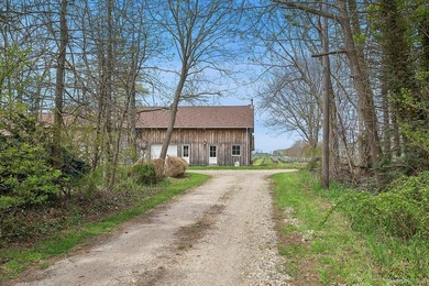 Set along the iconic agricultural stretch of the Main Road in - photo 3