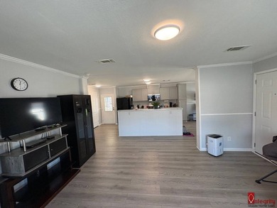 Beautiful 3-bedroom, 2-bathroom home located in Colony Cove, a - photo 15